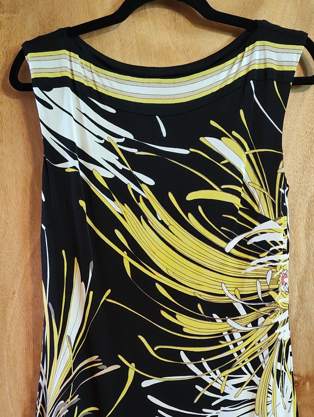 Trina Turk Felana Jersey Sheath Dress Spider Mum Black Chartreuse Bateau Neck 4 - Picture 2 of 12
